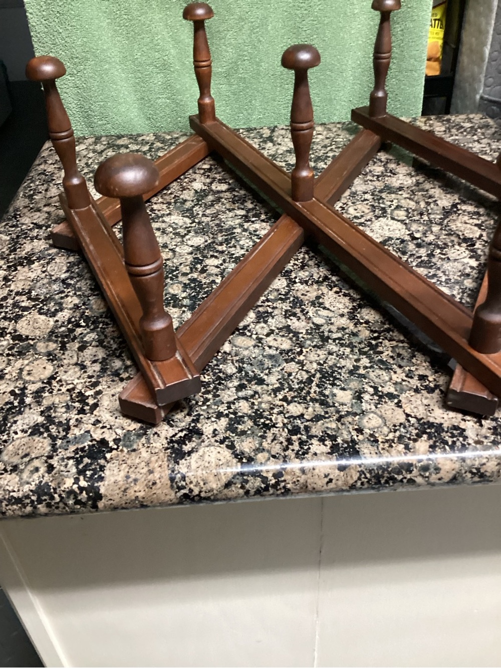 Extendable coat rack - Picture 2 of 7